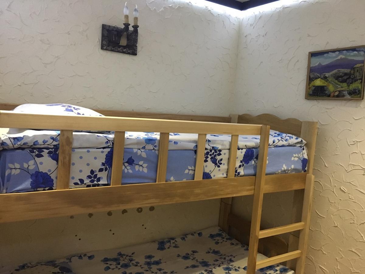 Best Hostel Republic Square Єреван Екстер'єр фото