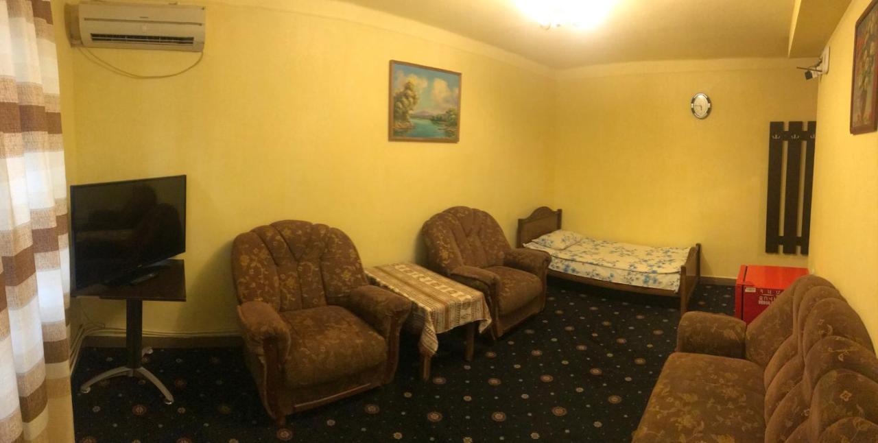 Best Hostel Republic Square Єреван Екстер'єр фото
