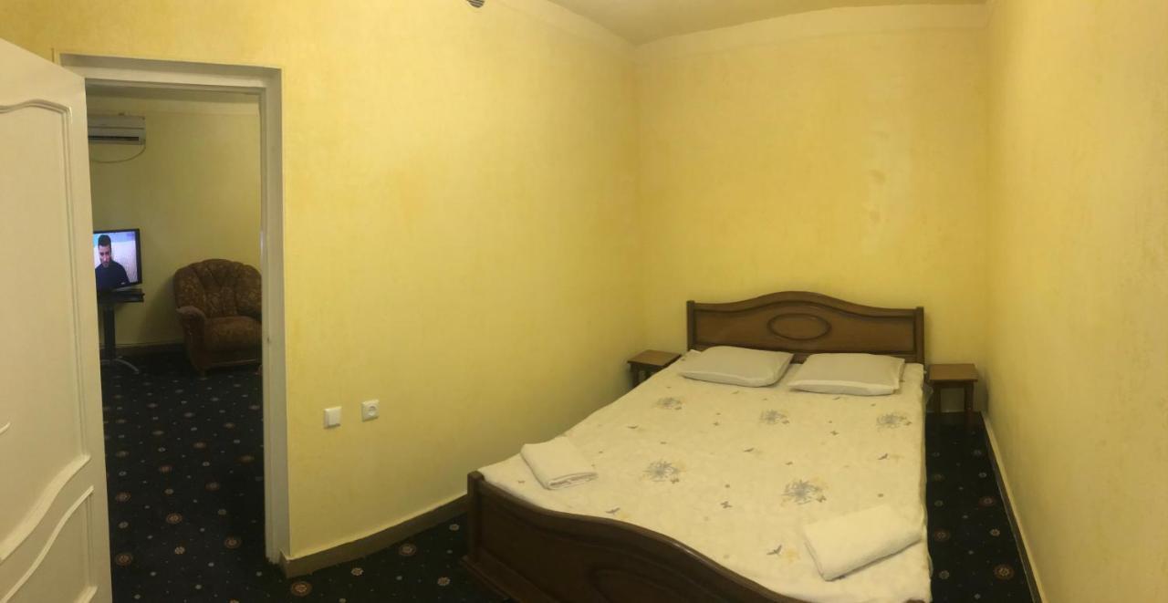 Best Hostel Republic Square Єреван Екстер'єр фото