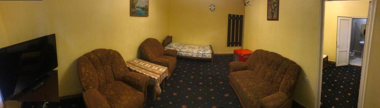 Best Hostel Republic Square Єреван Екстер'єр фото