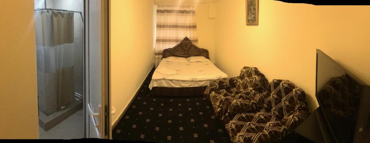 Best Hostel Republic Square Єреван Екстер'єр фото